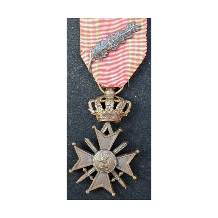BELGIQUE : croix de guerre 1940-1945 avec palme Léopold en bronze