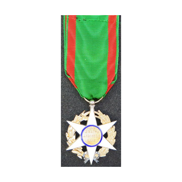 Médaille de chevalier de l'Ordre du mérite agricole en émail et argent
