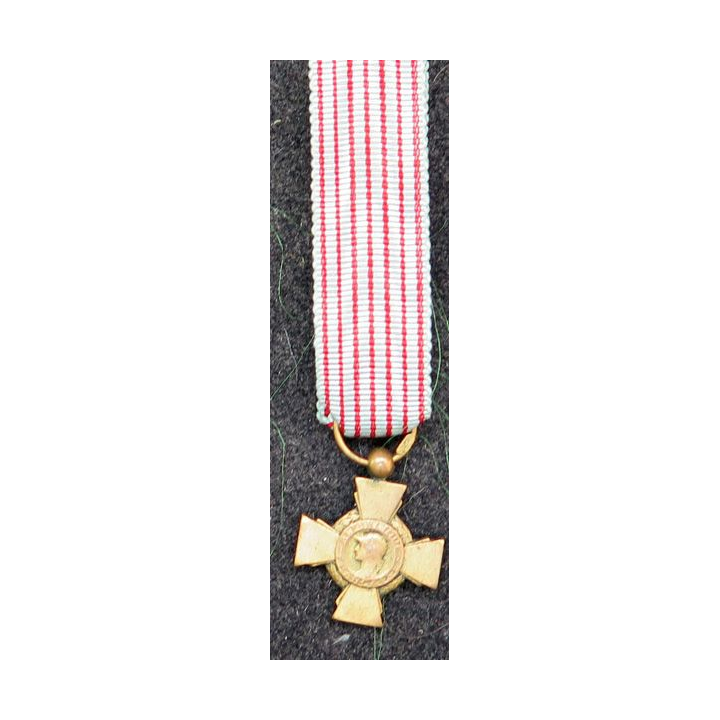 FRANCE : réduction de la Croix du combattant en bronze