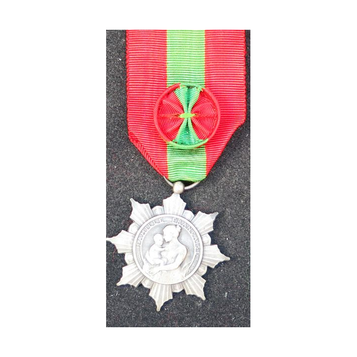 médaille de la famille française la Patrie reconnaissante grade argent