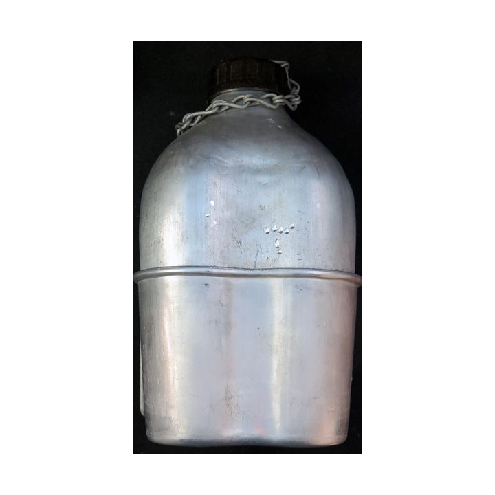 Gourde militaire en aluminium avec gobelet et porte gorde en toile