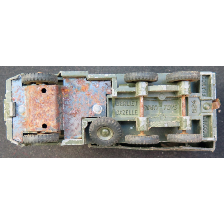 Camion Berliet Gazelle Dinky Toys n° 824 état moyen