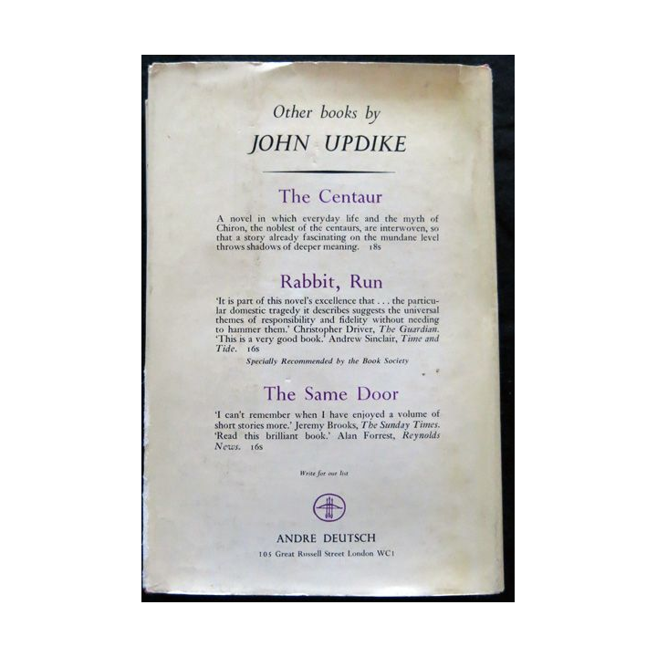 Pigeon Feathers and Other Stories de John Updike aux éditions André Deutsch