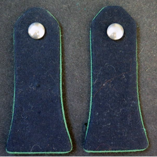 Paire d'épaulette bleu foncé à filet vert