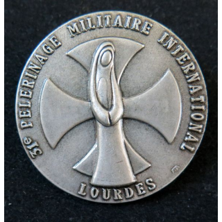 PMI : insigne métallique du pèlerinage militaire international de Lourdes en 1989