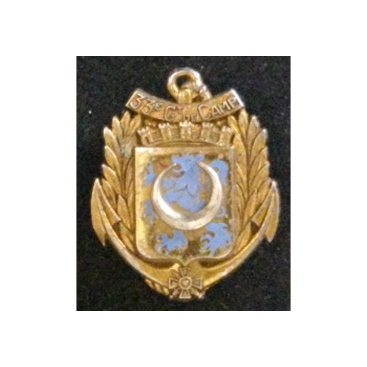 insigne métallique du 33° groupement de camp Delsart G. 2124 33° GC