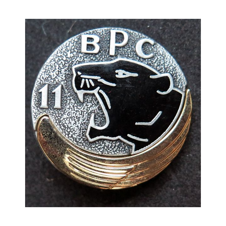 11° BPC : insigne métallique du 11° bataillon parachutiste de choc réalisé par Arthus Bertrand pour les Editions Atlas