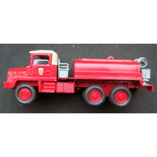 Camion pompiers Berliet GBC KT  n° 37 en métal  Solido