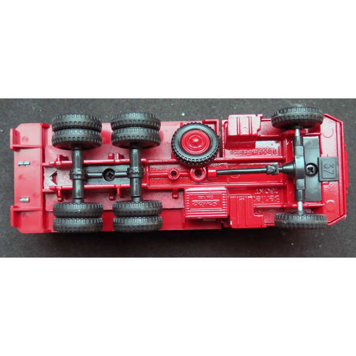 Camion pompiers Berliet GBC KT  n° 37 en métal  Solido