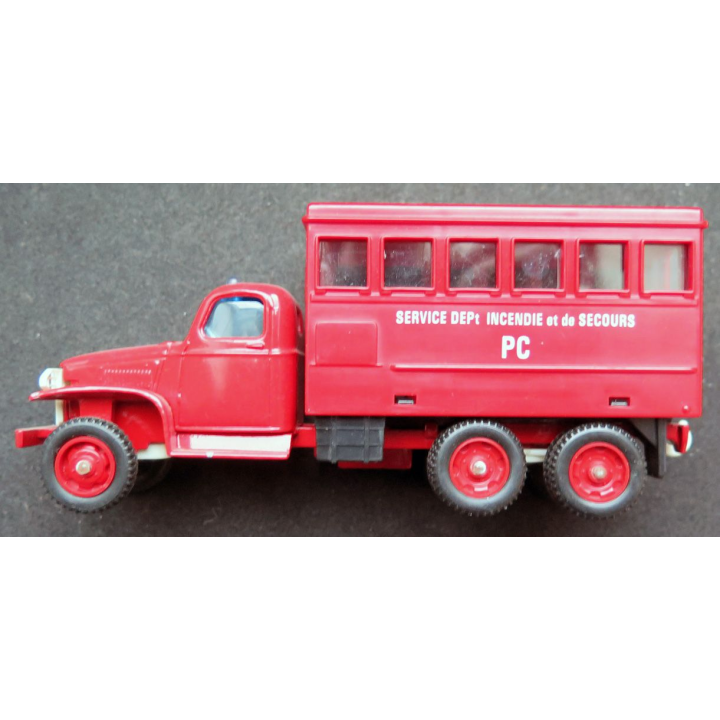 Camion pompiers GMC n° 23 en métal  Solido
