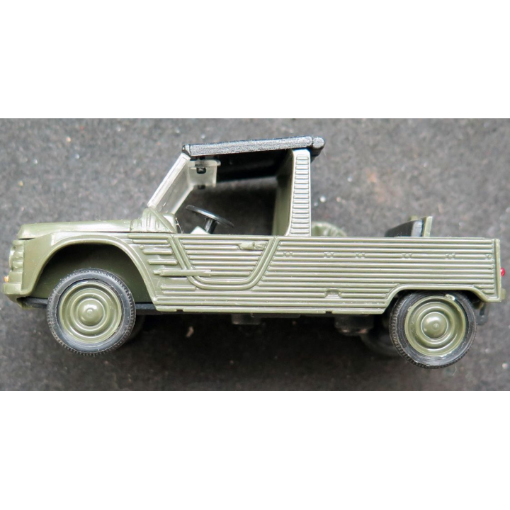 Citroën Méhari militaire n° 31 en métal  Solido