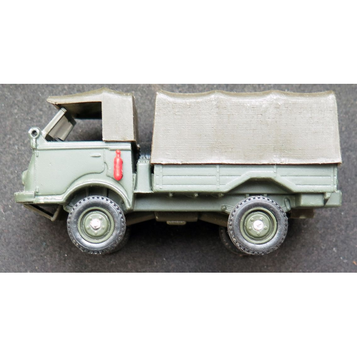 Véhicule militaire transport de troupe Renault 4 x 4 n° 48 en métal  Solido