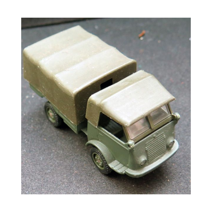 Véhicule militaire transport de troupe Renault 4 x 4 n° 48 en métal  Solido