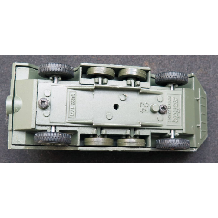 Véhicule blindé lance missiles russe n° 24 (n° 225 1/71°) en métal  Solido 