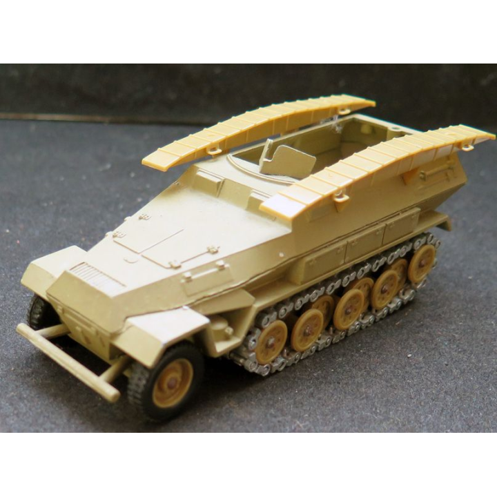 Véhicule blindé allemand H-K Hanomag SD-KFZ 251/1 N° 12 n° 241 Solido