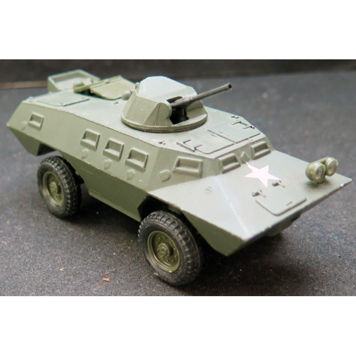 Véhicule de combat USA commando XM 706 n° 28 (n° 224 5/70) en métal  Solido