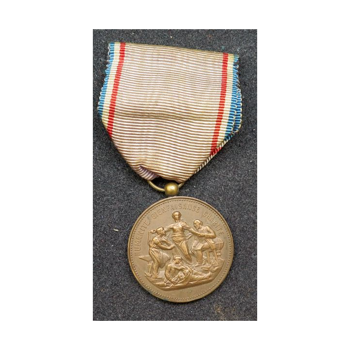 FRANCE : médaille de l'académie du dévouement national humanité bienfaisance charité en bronze