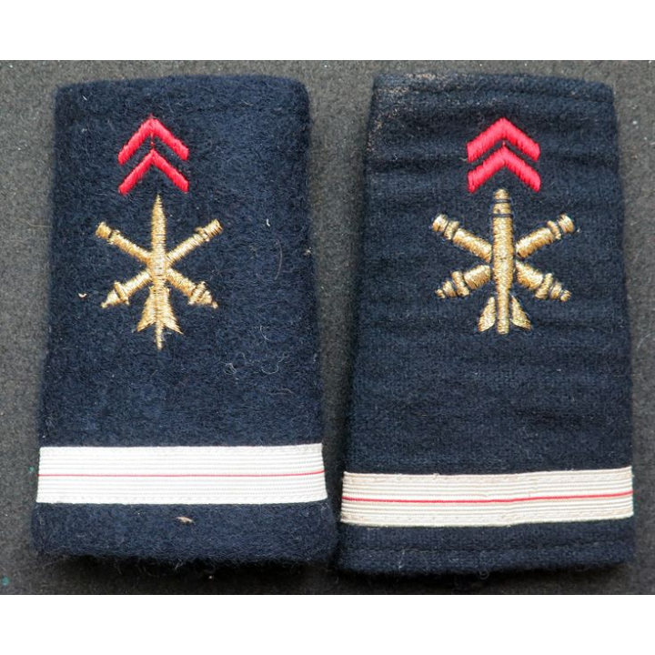 Paire de fourreau d'épaule d'adjudant de l'artillerie (modèle féminin)