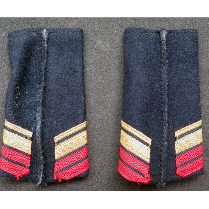 Paire de fourreau d'épaule de Caporal Chef de l'artillerie