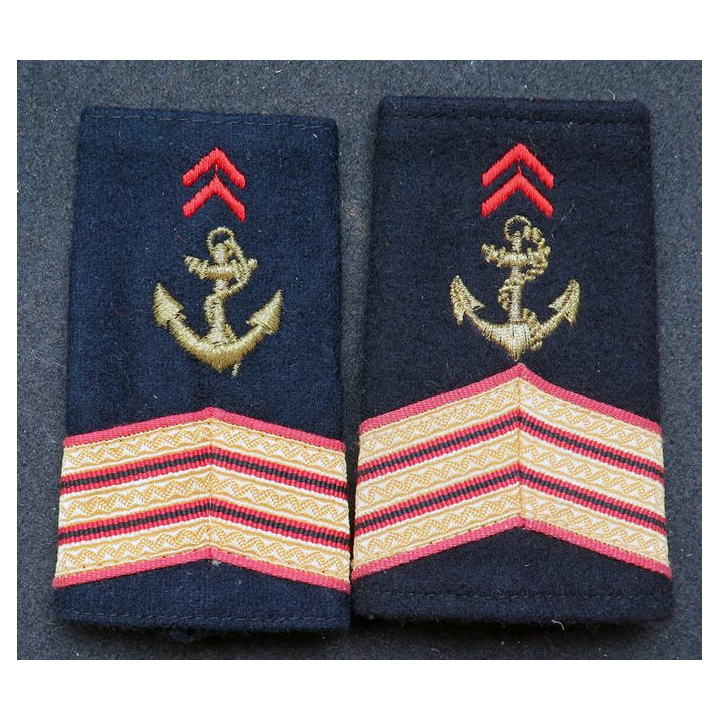 Paire de fourreau d'épaule de sergent chef des troupes de marine