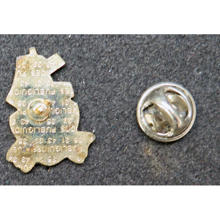 Pin's marine AMH (association maritime du Havre ?)