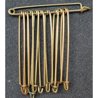 MILITARIA : lot de 10 épingles en laiton de dimensions 5,5 cm