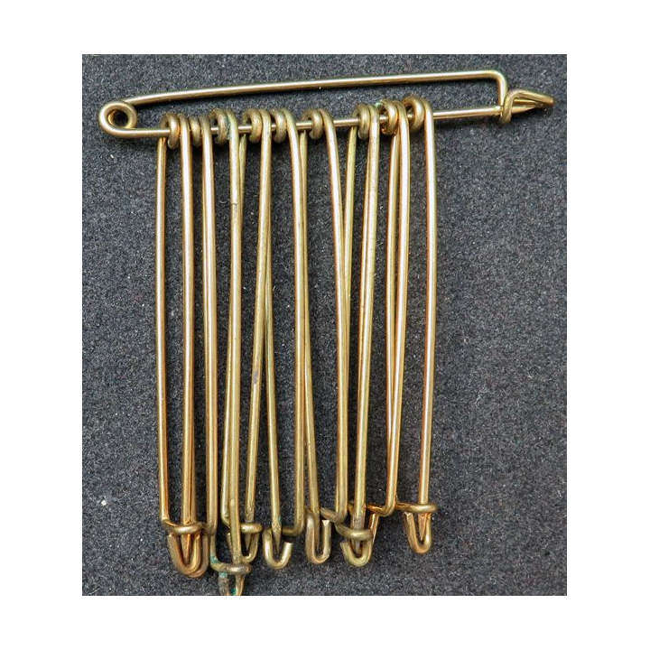 MILITARIA : lot de 10 épingles en laiton de dimensions 5,5 cm