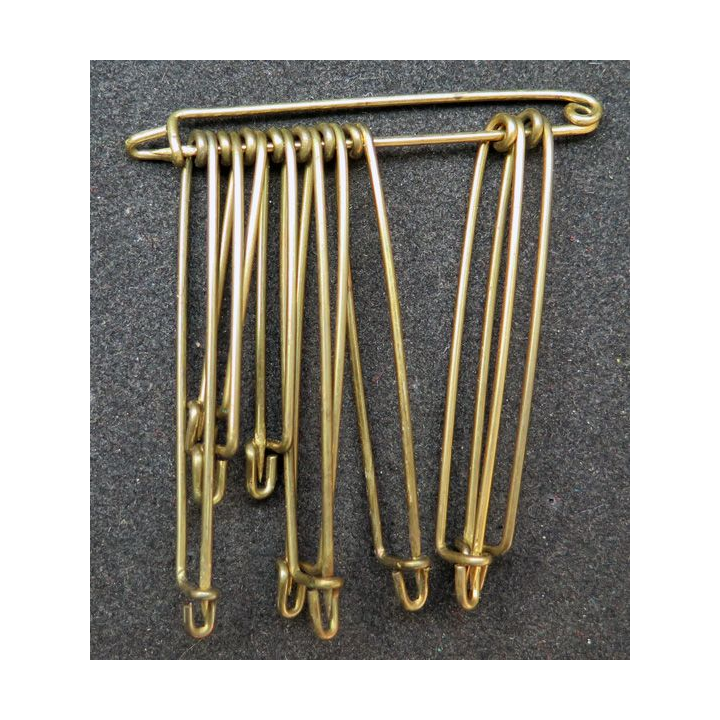 MILITARIA : lot de 10 épingles en laiton de dimensions variées
