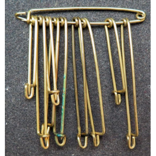 MILITARIA : lot de 10 épingles en laiton de dimensions variées