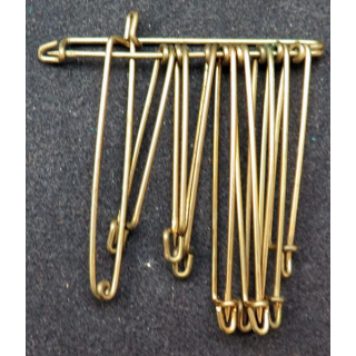MILITARIA : lot de 10 épingles en laiton de dimensions variées