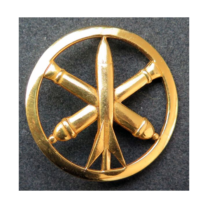 Insigne de béret de l'artillerie de fabrication Bichet