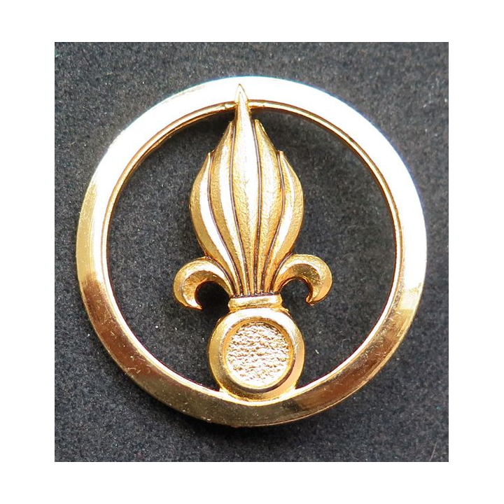 Insigne de béret de la légion Fabrication Drago Romainville G. 1772 sur son support vert