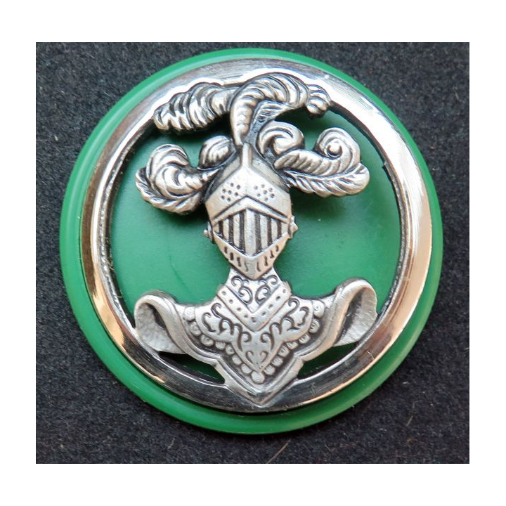 Insigne de béret de la Cavalerie Fabrication Arthus Bertrand sur son support vert