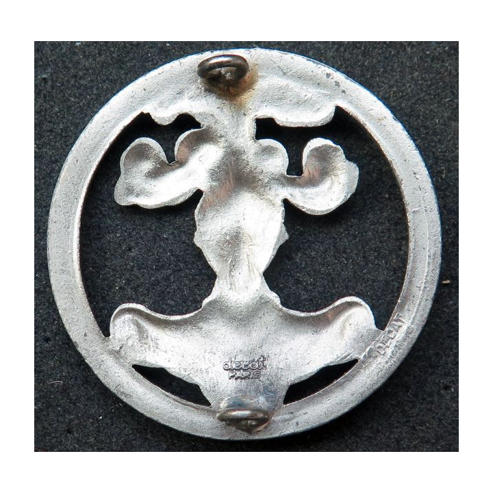 Insigne de béret de la Cavalerie Fabrication Arthus Bertrand sur son support vert
