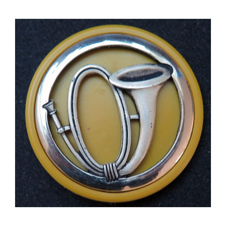 Insigne de béret de l'artillerie des Chasseurs alpins à pied Coinderoux sur son support plastique jonquille infanterie