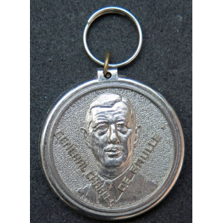 Médaille (Porte clefs ?) du Général Charles de Gaulle avec au dos la Croix de Lorraine