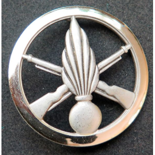 BILA : insigne de béret de l'infanterie ARGENTÉ de fabrication Aubert