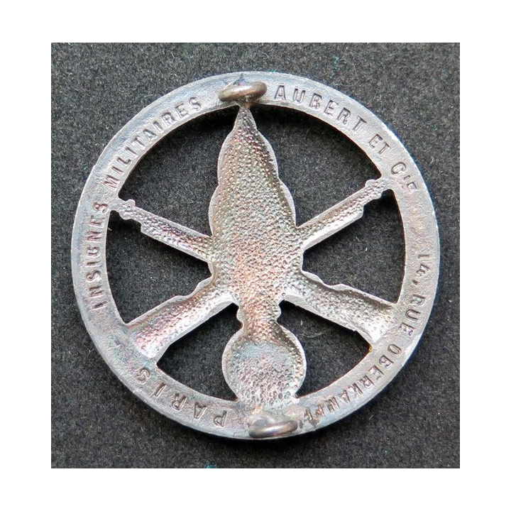 BILA : insigne de béret de l'infanterie ARGENTÉ de fabrication Aubert