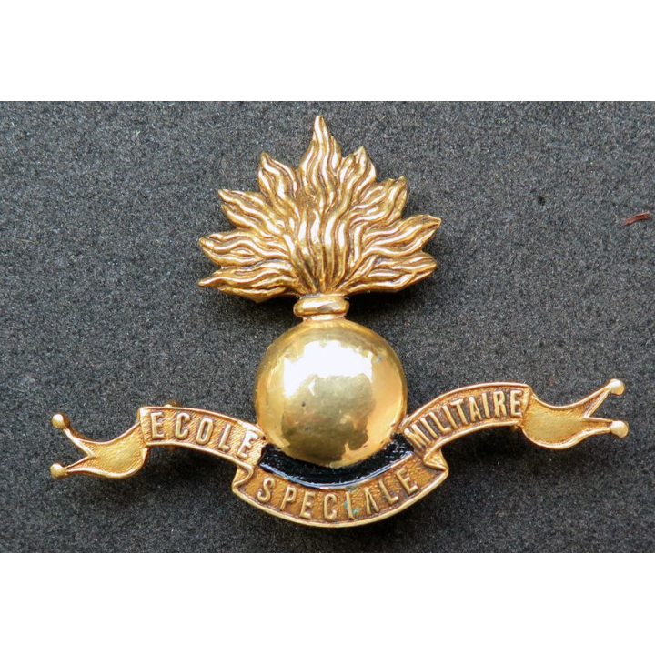 ESM : insigne de béret de l'école spéciale militaire de fabrication Arthus Bertrand Paris