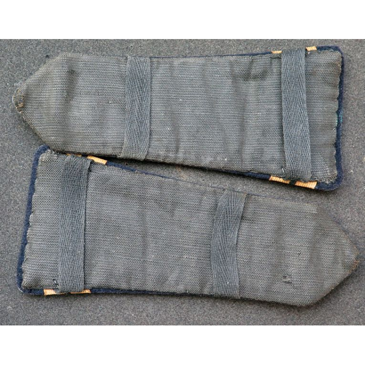 Paire d'épaulettes de lieutenant d'infanterie avec bouton