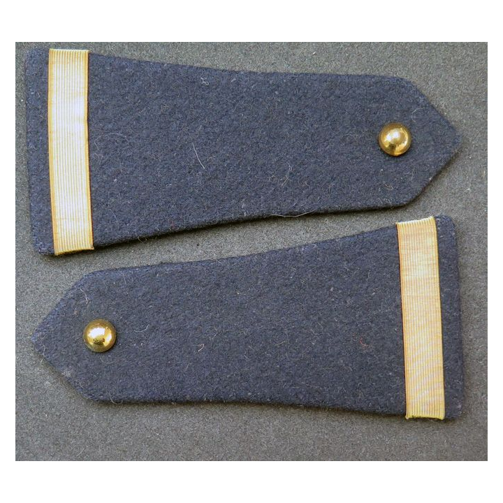 Paire d'épaulettes de sous-lieutenant d'infanterie avec bouton
