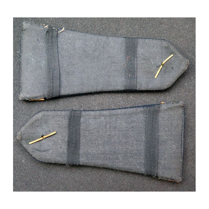 Paire d'épaulettes de sous-lieutenant d'infanterie avec bouton