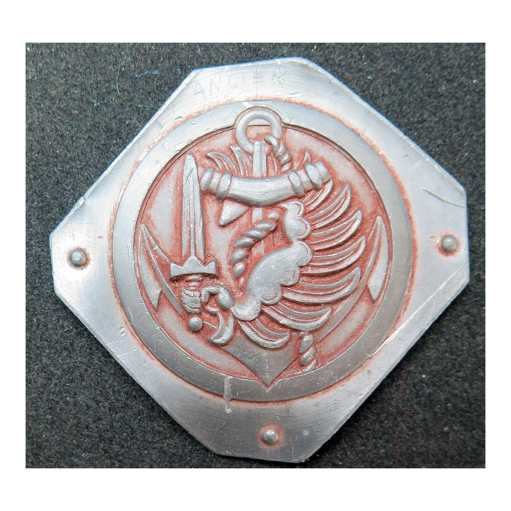 Matrice de l'insigne de béret des Parachutistes des troupes de marine
