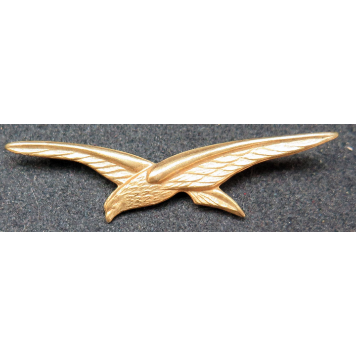 AIR : insigne de calot de l’armée de l’Air gerfaut en métal doré embouti avec pattes de fixation