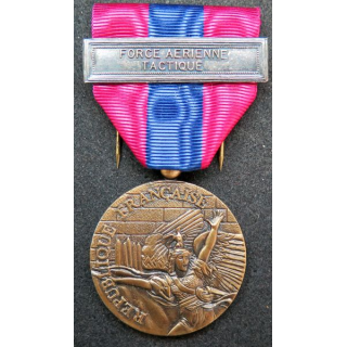 FRANCE : médaille de la défense nationale bronze avec barrette Force aérienne tactique