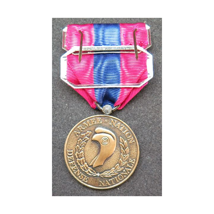 FRANCE : médaille de la défense nationale bronze avec barrettes Armée de l'Air et mission d'assistance extérieure