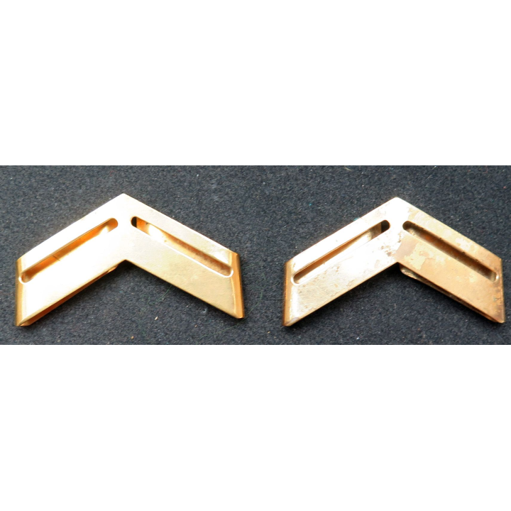 Paire de Galons métalliques d'épaule de sergent en métal épais (1 neuf et 1 usagé)