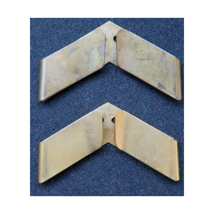 Paire de Galons métalliques d'épaule de sergent en métal épais (1 neuf et 1 usagé)