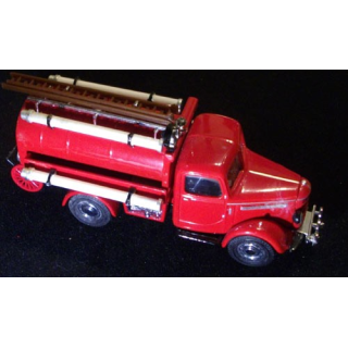MATCHBOX MODELS OF YESTERYEAR YFE04 1939 BEDFORD WATER TANKER