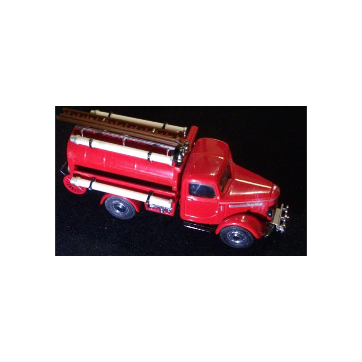 MATCHBOX MODELS OF YESTERYEAR YFE04 1939 BEDFORD WATER TANKER